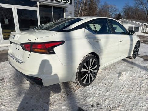 Used 2022 Nissan Altima 2.5 SR image 3
