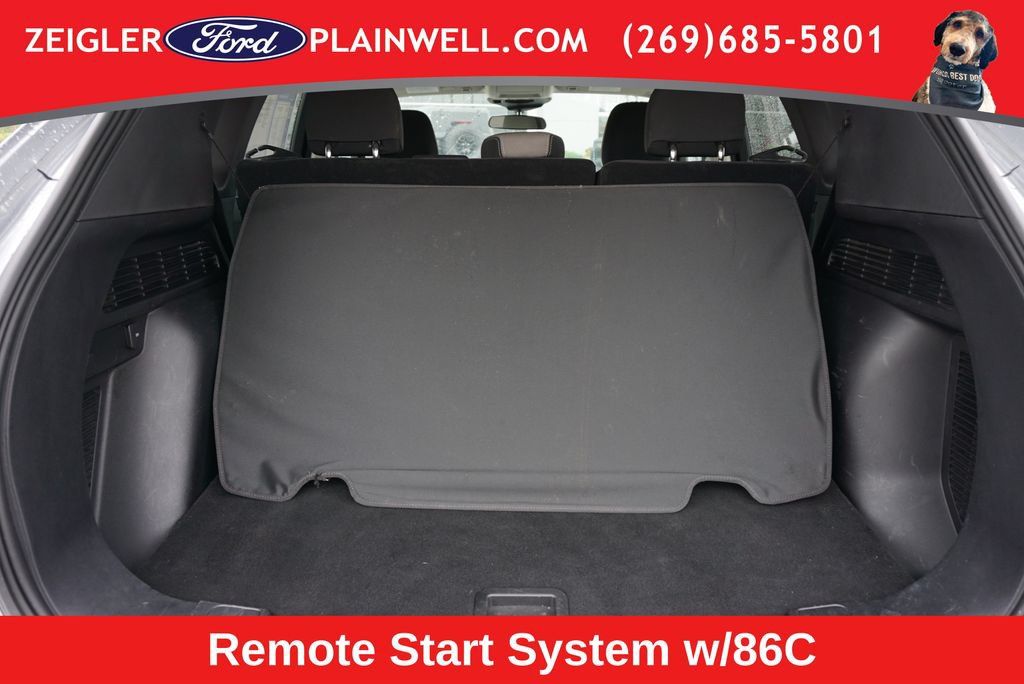 Used 2022 Ford Escape SE w/ Cold Weather Package FWD image 10