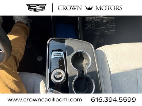 New 2026 Cadillac Lyriq Sport w/ LPO, Floor Liner Package AWD/4WD image 21