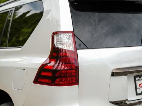 Used 2022 Lexus GX 460 w/ Black Line Special Edition AWD/4WD image 16