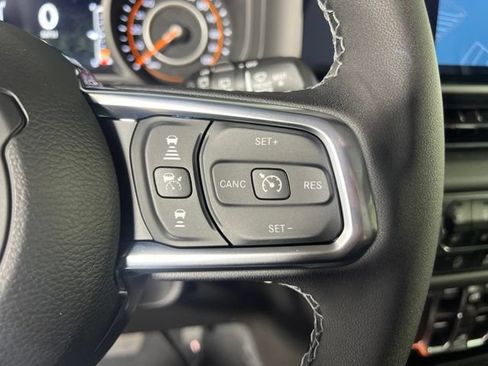 New 2026 Jeep Wrangler Unlimited Sahara AWD/4WD image 16