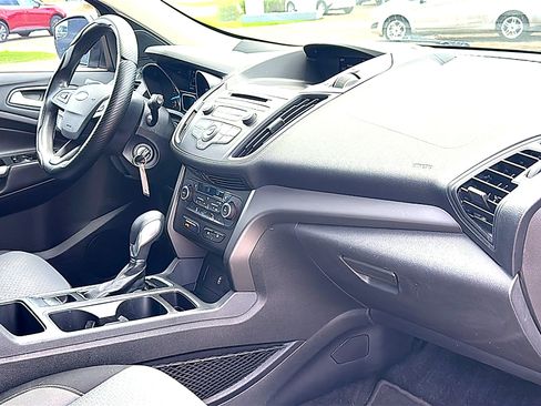 Used 2018 Ford Escape SE FWD image 22