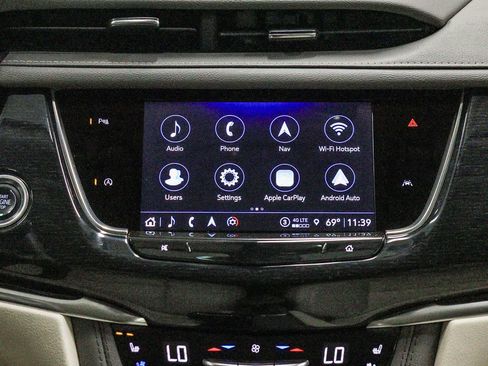 Used 2024 Cadillac XT6 Premium Luxury FWD image 17