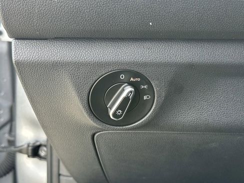 Used 2024 Volkswagen Jetta SE FWD image 20