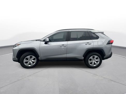 Used 2020 Toyota RAV4 LE FWD image 9