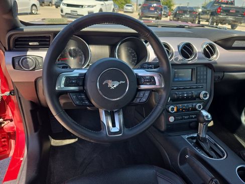 Used 2015 Ford Mustang Coupe RWD image 13