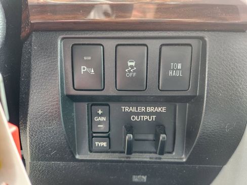 Used 2016 Toyota Tundra Limited w/ Limited Premium Package image 21