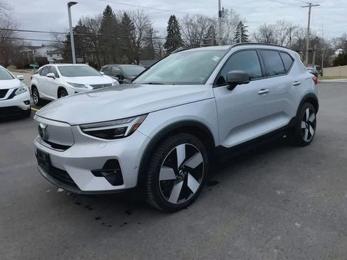 Used 2023 Volvo XC40 Recharge Ultimate image 4