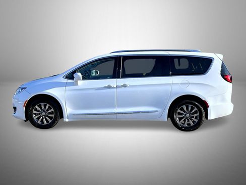 Used 2019 Chrysler Pacifica Touring-L Plus FWD image 8