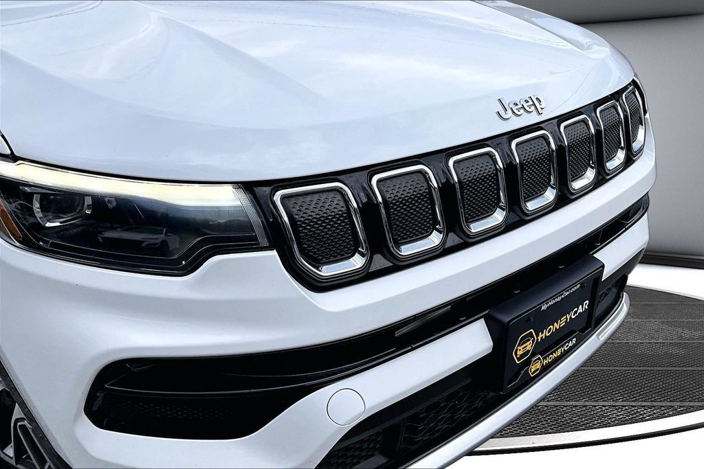 Used 2022 Jeep Compass Limited w/ Elite Group AWD/4WD image 32