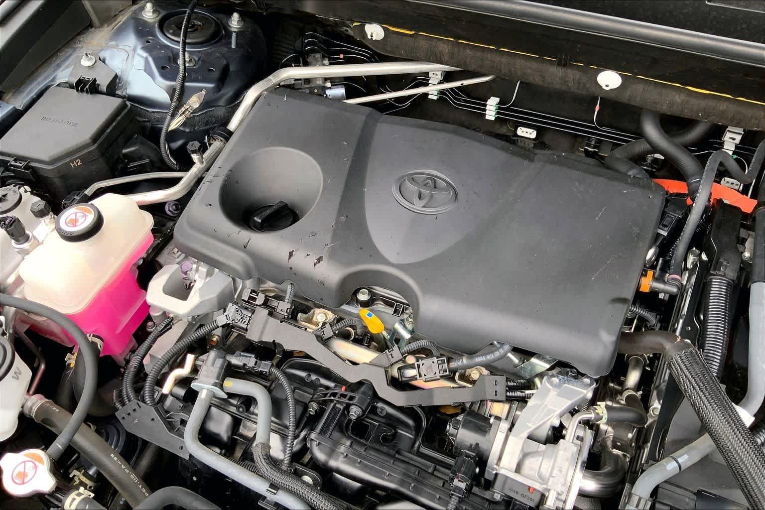 Used 2021 Toyota Venza LE AWD/4WD image 32