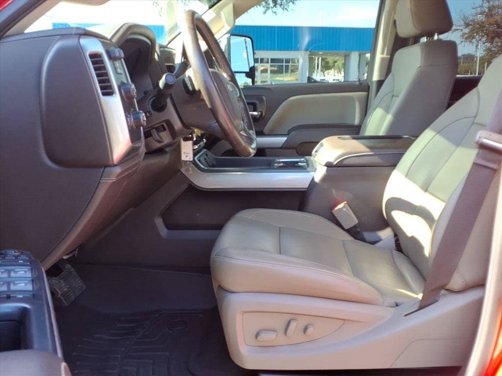 Used 2018 Chevrolet Silverado 2500 LTZ w/ Vortec Plus Package AWD/4WD image 21