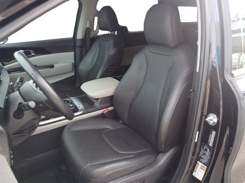 Used 2024 Kia Carnival SX image 26