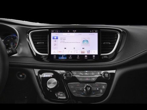 New 2026 Chrysler Pacifica Select w/ S Appearance Package image 11