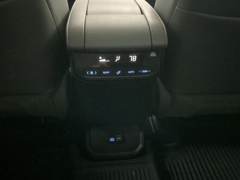 Used 2022 Toyota Highlander XLE image 27