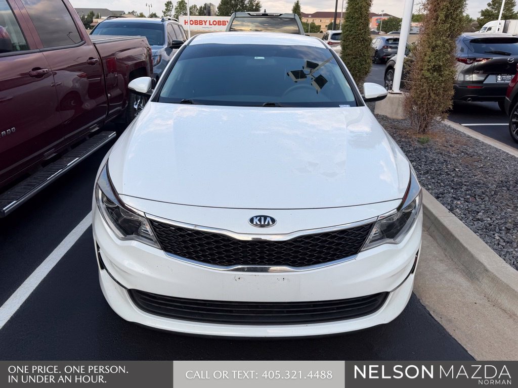 Used 2018 Kia Optima LX w/ 17" Alloy Wheels Package FWD image 2