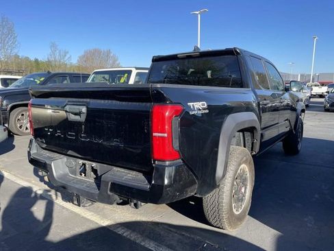 Used 2024 Toyota Tacoma TRD Off-Road image 4
