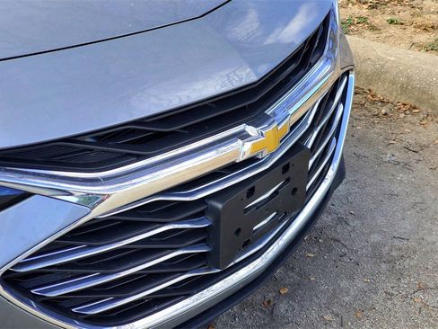 Used 2024 Chevrolet Malibu LT image 3