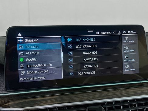 Used 2023 BMW 530e w/ Premium Package image 21