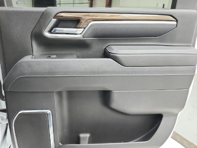 Used 2025 Chevrolet Silverado 2500 LT AWD/4WD image 40