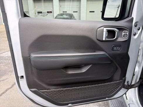 Used 2024 Jeep Wrangler High Altitude image 11