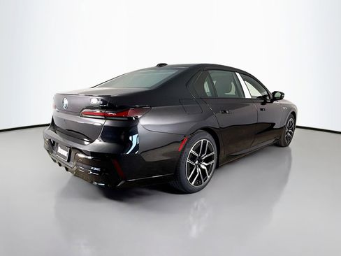 Used 2026 BMW i7 M70 AWD/4WD image 7