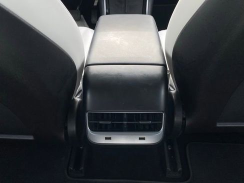 Used 2019 Tesla Model 3 image 36
