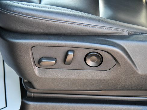 Used 2024 Chevrolet Suburban LT image 16