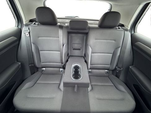 Used 2017 Volkswagen Golf S FWD image 16