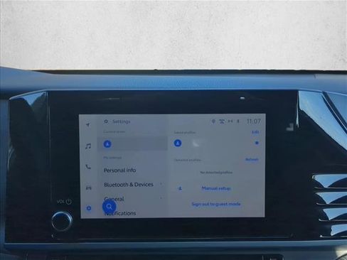 Used 2025 Toyota Camry SE image 16