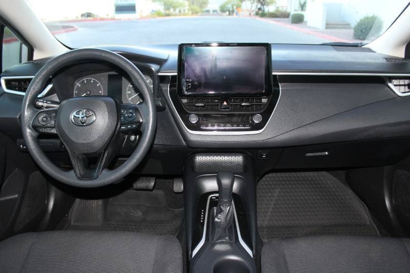 Used 2025 Toyota Corolla LE FWD image 16