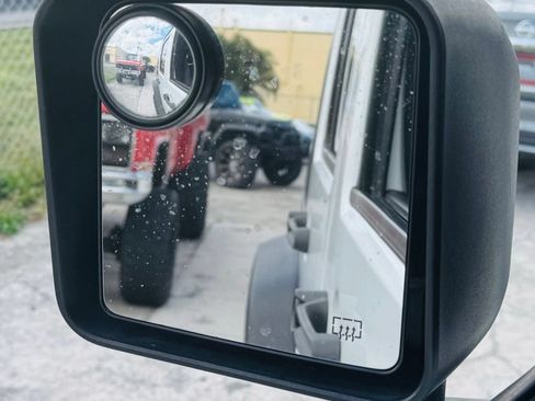 Used 2013 Jeep Wrangler Unlimited Sahara w/ Connectivity Group AWD/4WD image 16