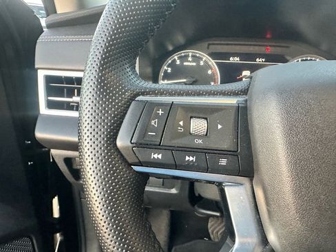 Used 2025 Mitsubishi Outlander SE image 23