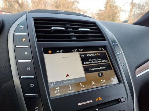 Used 2017 Lincoln MKC Reserve w/ Lincoln MKC Climate Package image 19