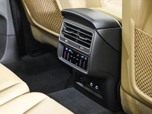 Certified 2025 Audi Q7 3.0T Premium Plus image 18