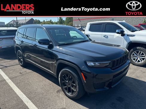 Used 2025 Jeep Grand Cherokee L Laredo RWD image 1