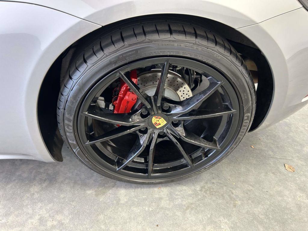Used 2017 Porsche 718 Boxster RWD image 9