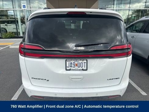 Used 2024 Chrysler Pacifica Limited w/ Uconnect Theater Family Group FWD image 6