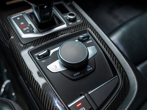 Used 2018 Audi R8 V10 w/ Premium Package image 66