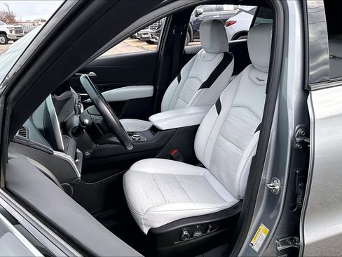 Used 2024 Cadillac XT4 Sport image 26