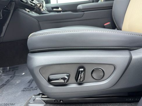 Used 2025 Lexus GX 550 image 50