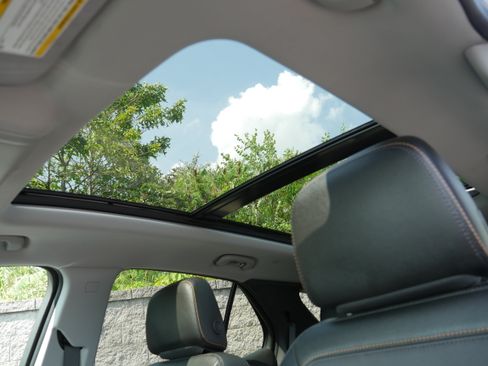 Certified 2024 Chevrolet Equinox Premier AWD/4WD image 16
