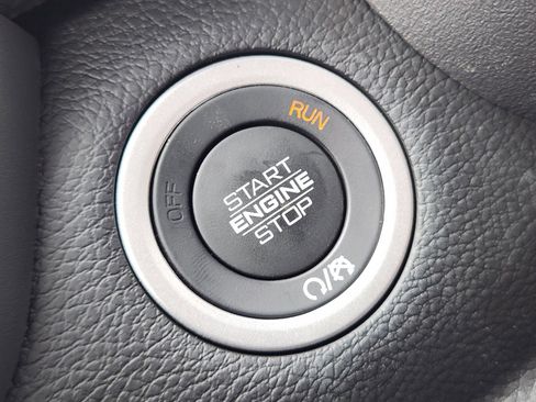 New 2026 RAM 2500 Laramie AWD/4WD image 19