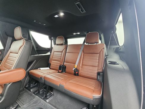 Used 2023 GMC Yukon Denali Ultimate AWD/4WD image 24
