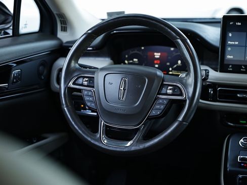 Used 2021 Lincoln Nautilus Reserve image 28