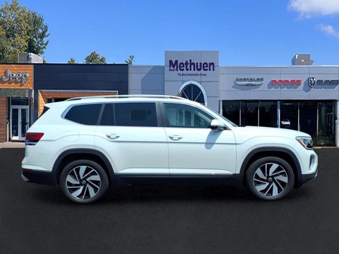 Used 2024 Volkswagen Atlas SEL AWD/4WD image 3