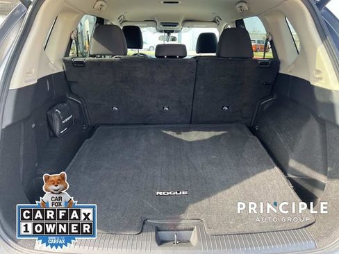 Used 2024 Nissan Rogue SV image 31