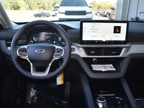 New 2026 Ford Explorer Active w/ Active Comfort Package image 17