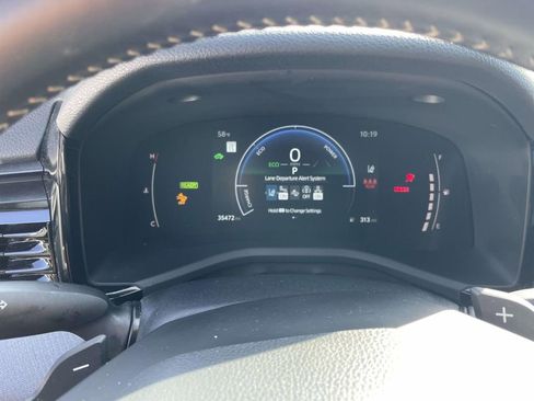 Used 2025 Toyota Camry SE w/ Convenience Package image 33