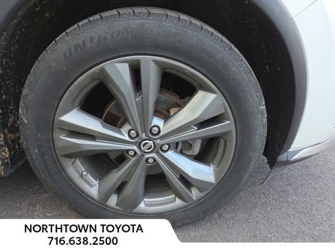 Used 2019 Nissan Murano Platinum image 2